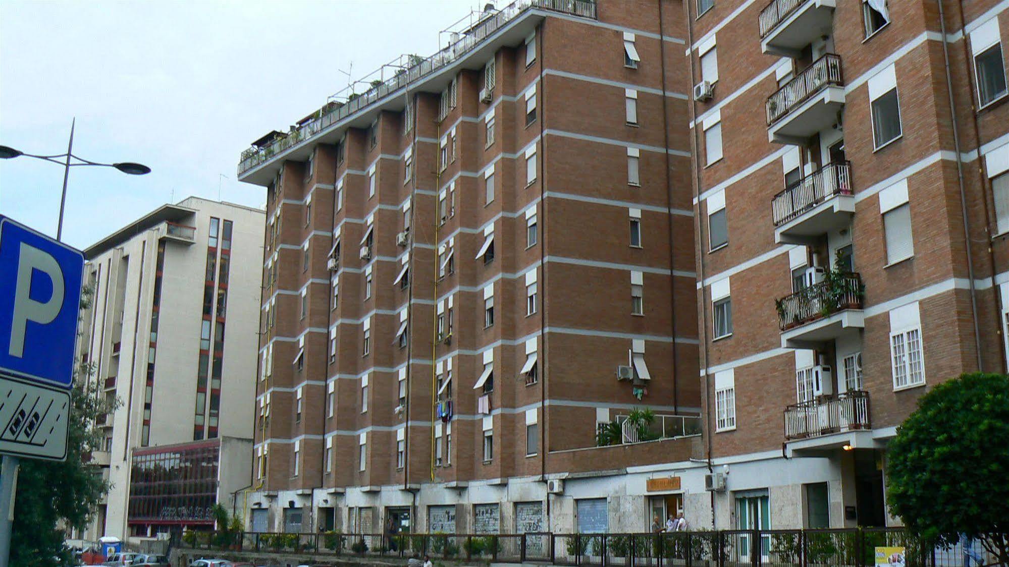 Apartahotel Tourist House 3*